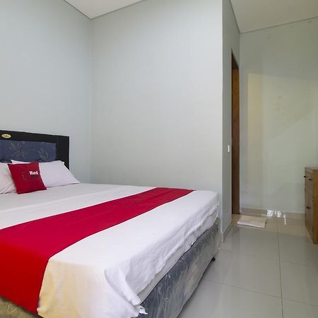 Reddoorz @ Poppies Lane Two Hotel Kuta  Exterior photo
