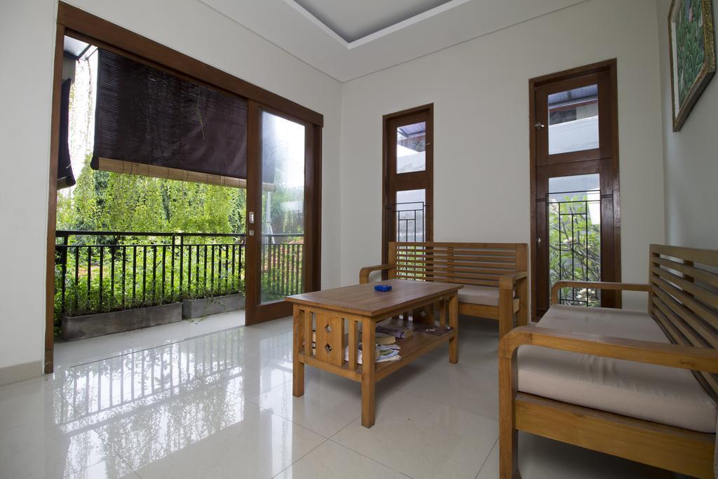 Reddoorz @ Poppies Lane Two Hotel Kuta  Exterior photo