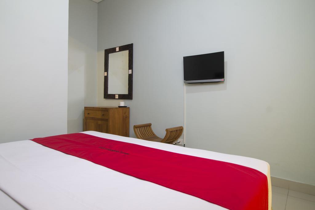 Reddoorz @ Poppies Lane Two Hotel Kuta  Exterior photo