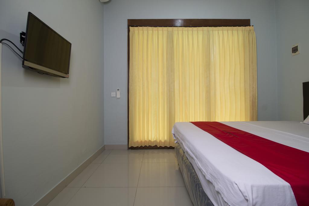 Reddoorz @ Poppies Lane Two Hotel Kuta  Exterior photo