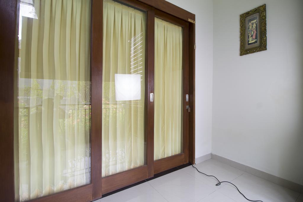 Reddoorz @ Poppies Lane Two Hotel Kuta  Exterior photo