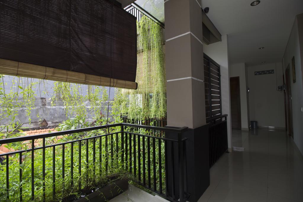 Reddoorz @ Poppies Lane Two Hotel Kuta  Exterior photo