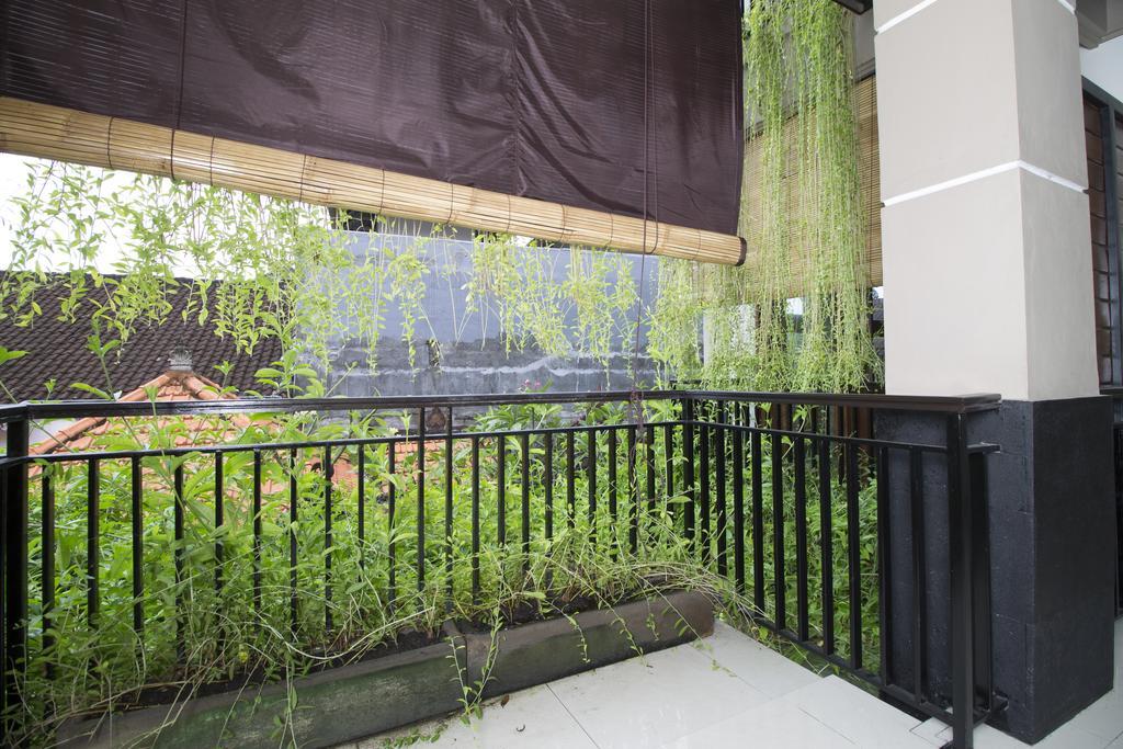 Reddoorz @ Poppies Lane Two Hotel Kuta  Exterior photo