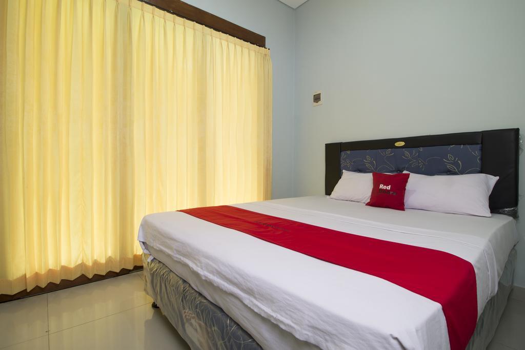 Reddoorz @ Poppies Lane Two Hotel Kuta  Exterior photo