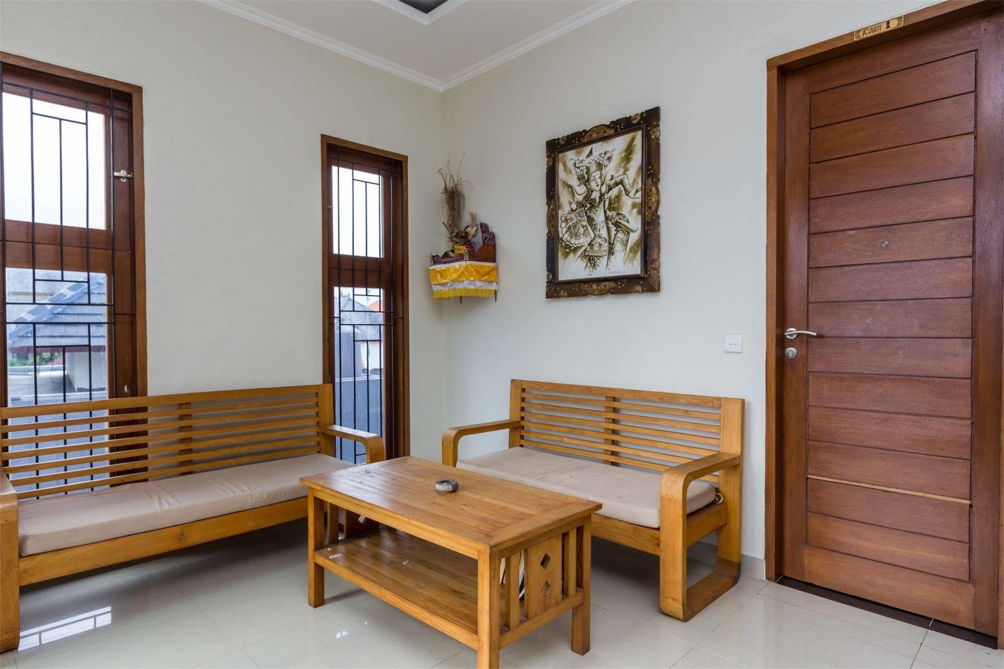 Reddoorz @ Poppies Lane Two Hotel Kuta  Exterior photo